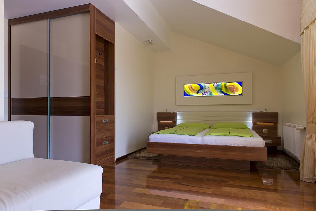 Hotel Pansion Maestral à Novi Vinodolski Extérieur photo
