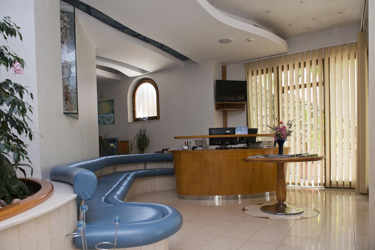 Hotel Pansion Maestral à Novi Vinodolski Extérieur photo