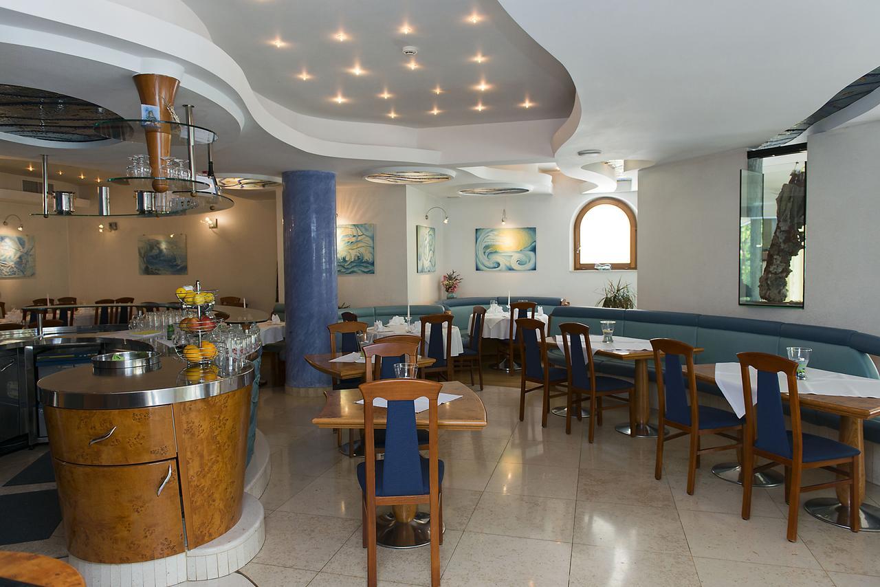 Hotel Pansion Maestral à Novi Vinodolski Extérieur photo