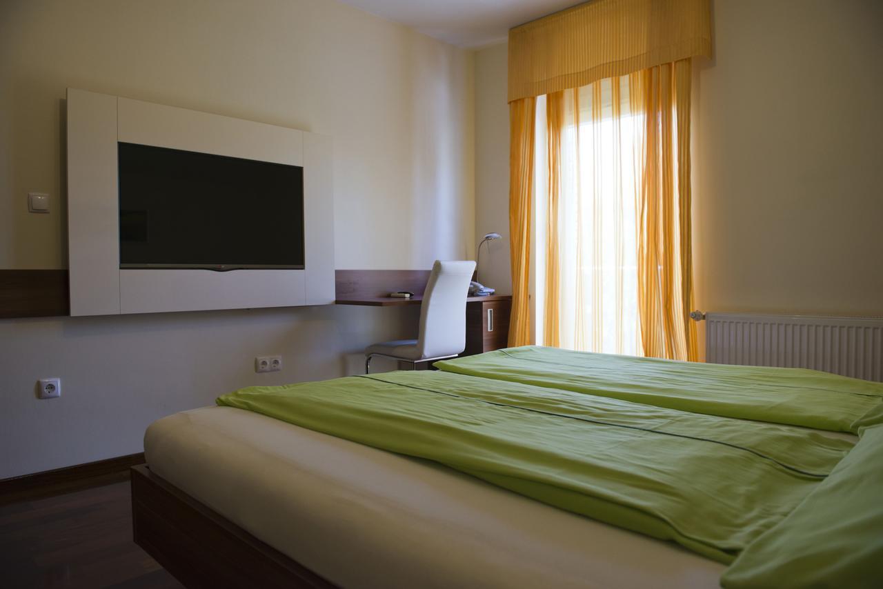 Hotel Pansion Maestral à Novi Vinodolski Extérieur photo